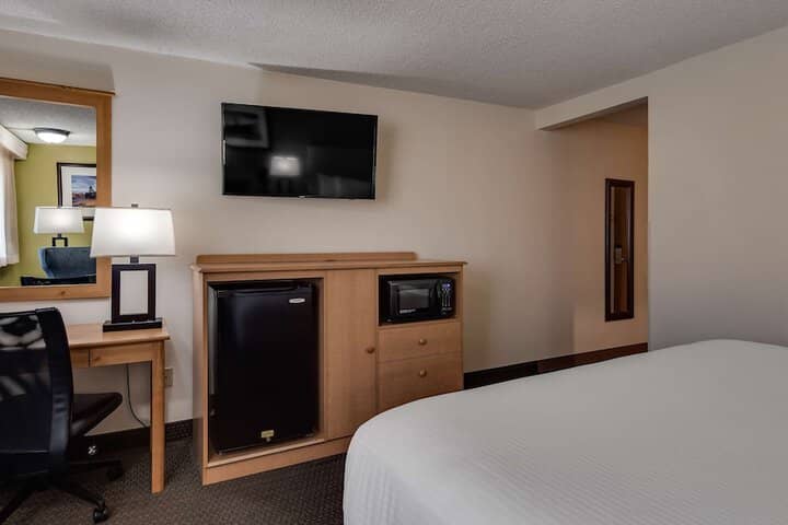 Room 9 of 35