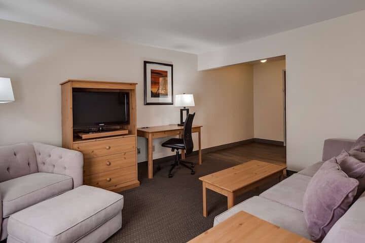 Room 5 of 35