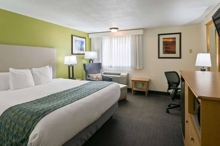 Room 6 of 35